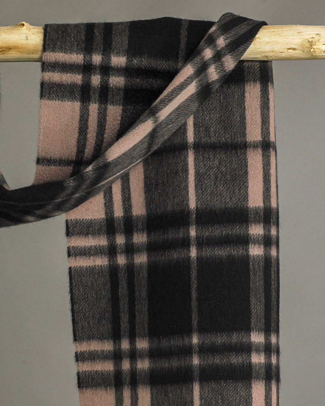 Borders Plaid Cashmere Scarf Pink